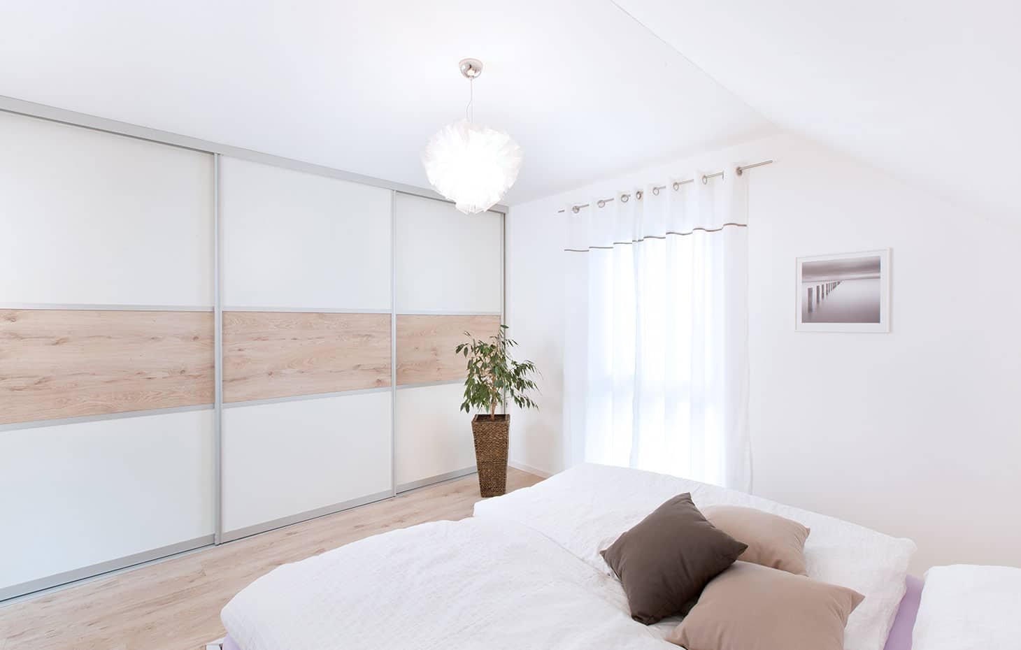 Musterhaus – Weissach im Tal-schlafzimmer-mit-einbauschrank
