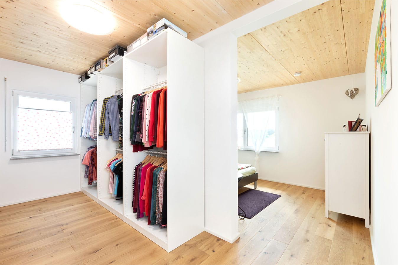 ankleide-als-durchgangszimmer-zum-schlafzimmer