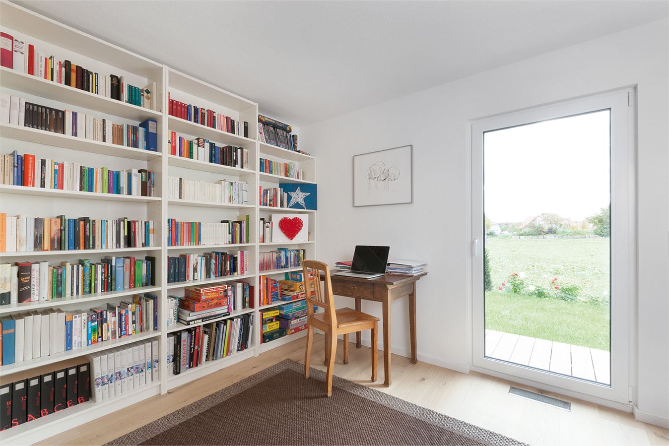 arbeitszimmer-mit-bibliothek