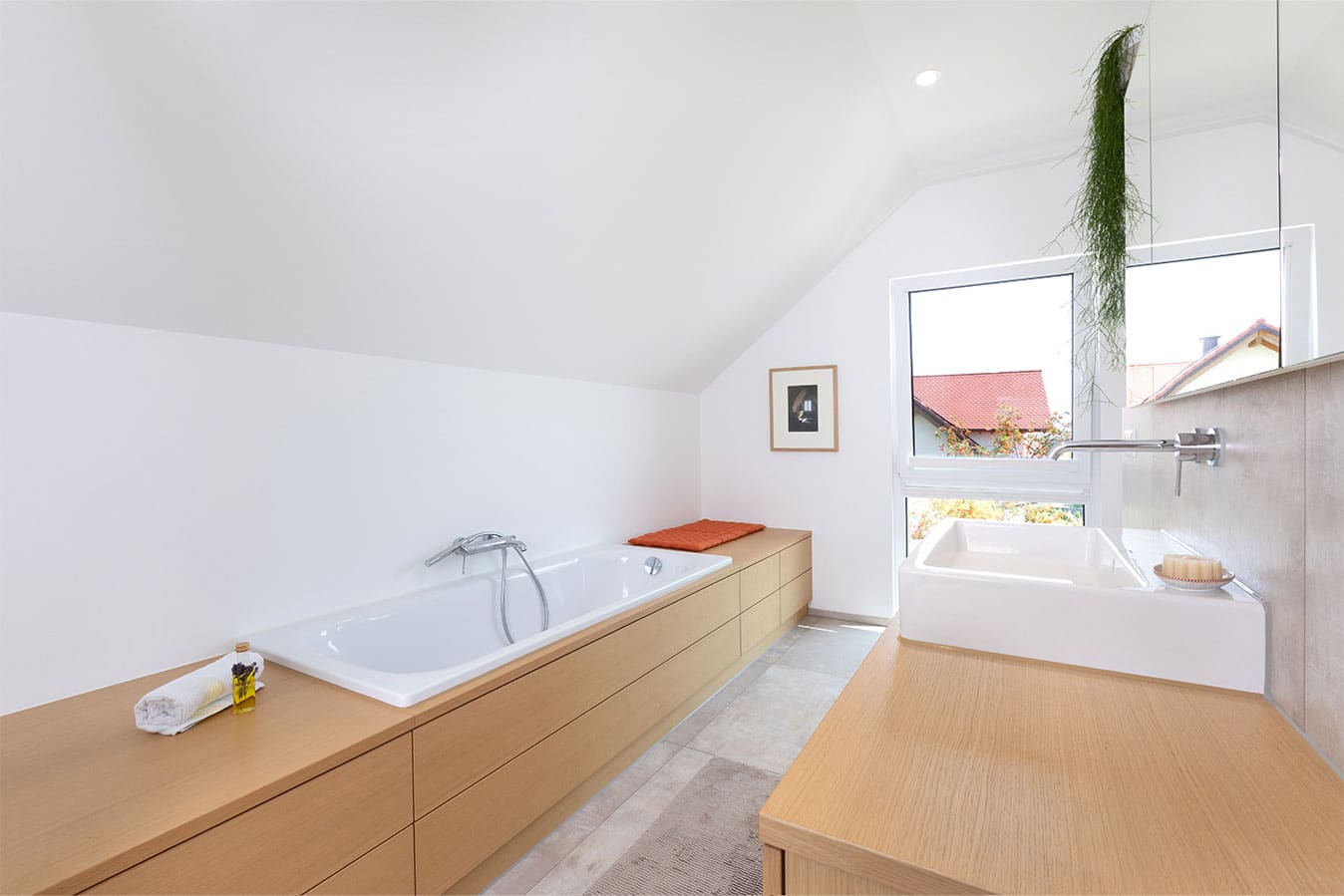 badezimmer-mit-verkleideter-badewanne