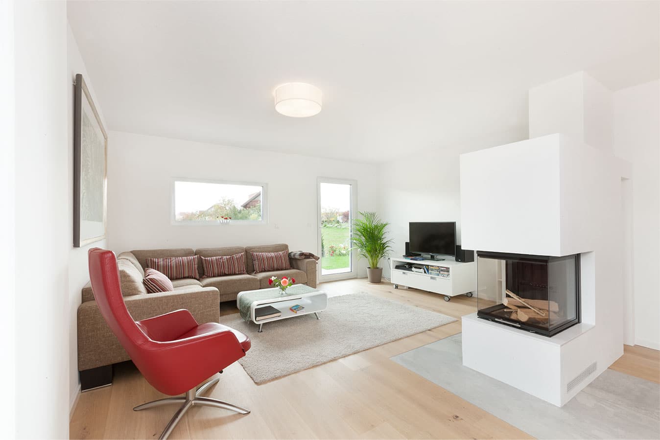 bauhaus-architektur-mit-kaminofen