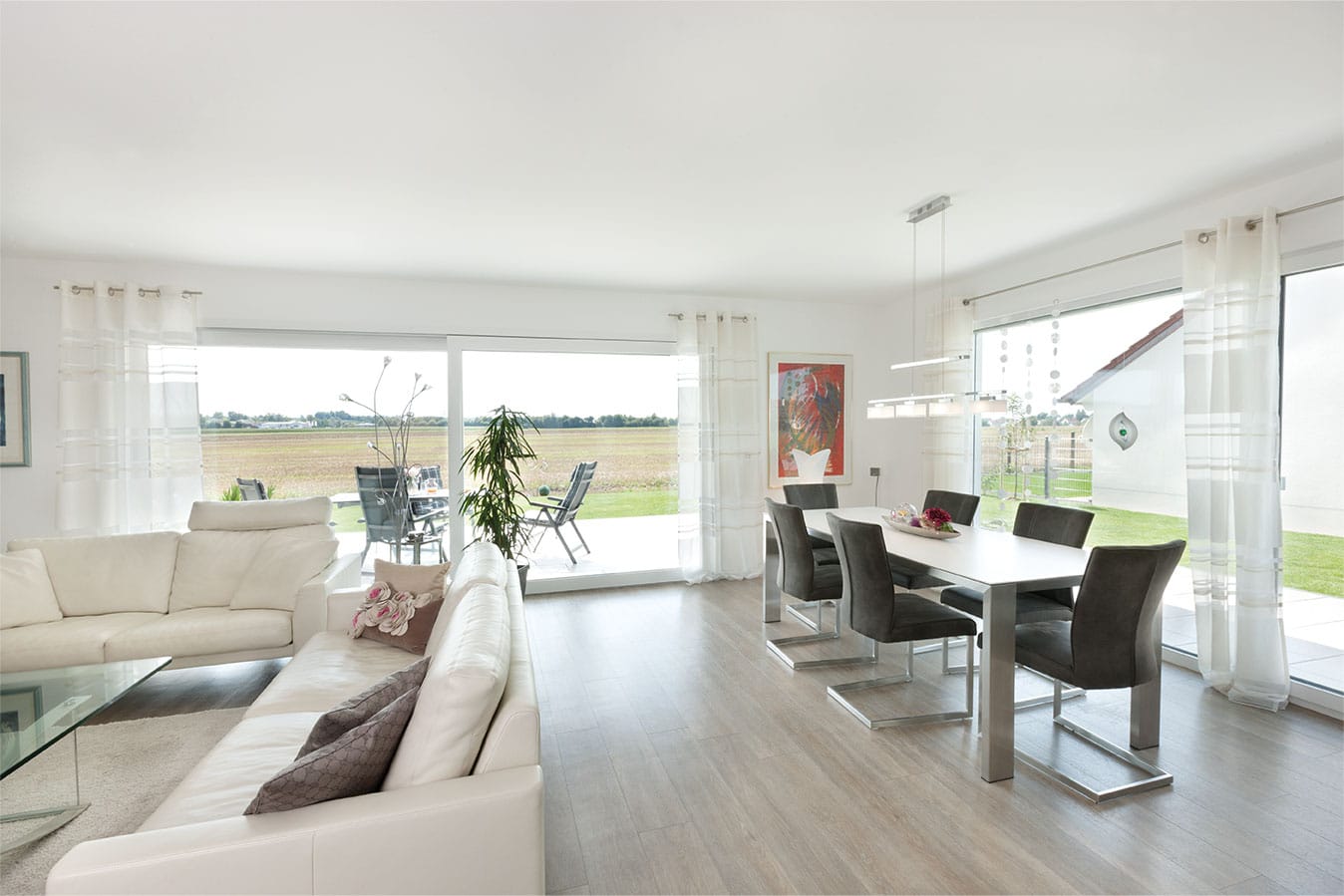 bungalow-mit-terrasse-und-garten