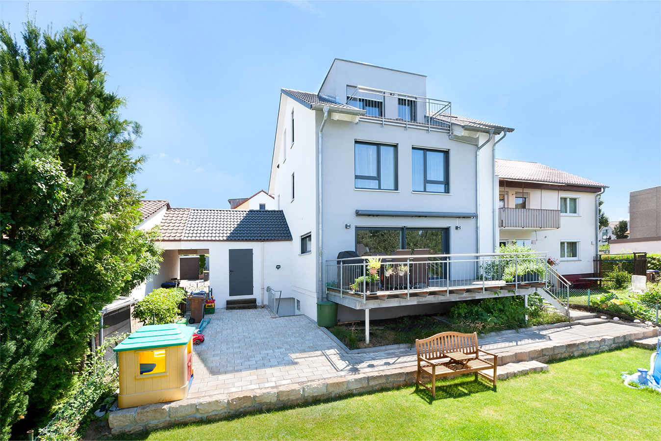 doppelhaus-mit-loggia-im-dachgeschoss