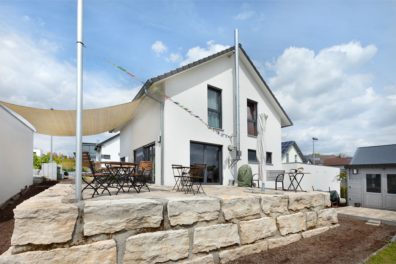 einfamilienhaus-mit-hoeher-gelegener-sonnenterrasse