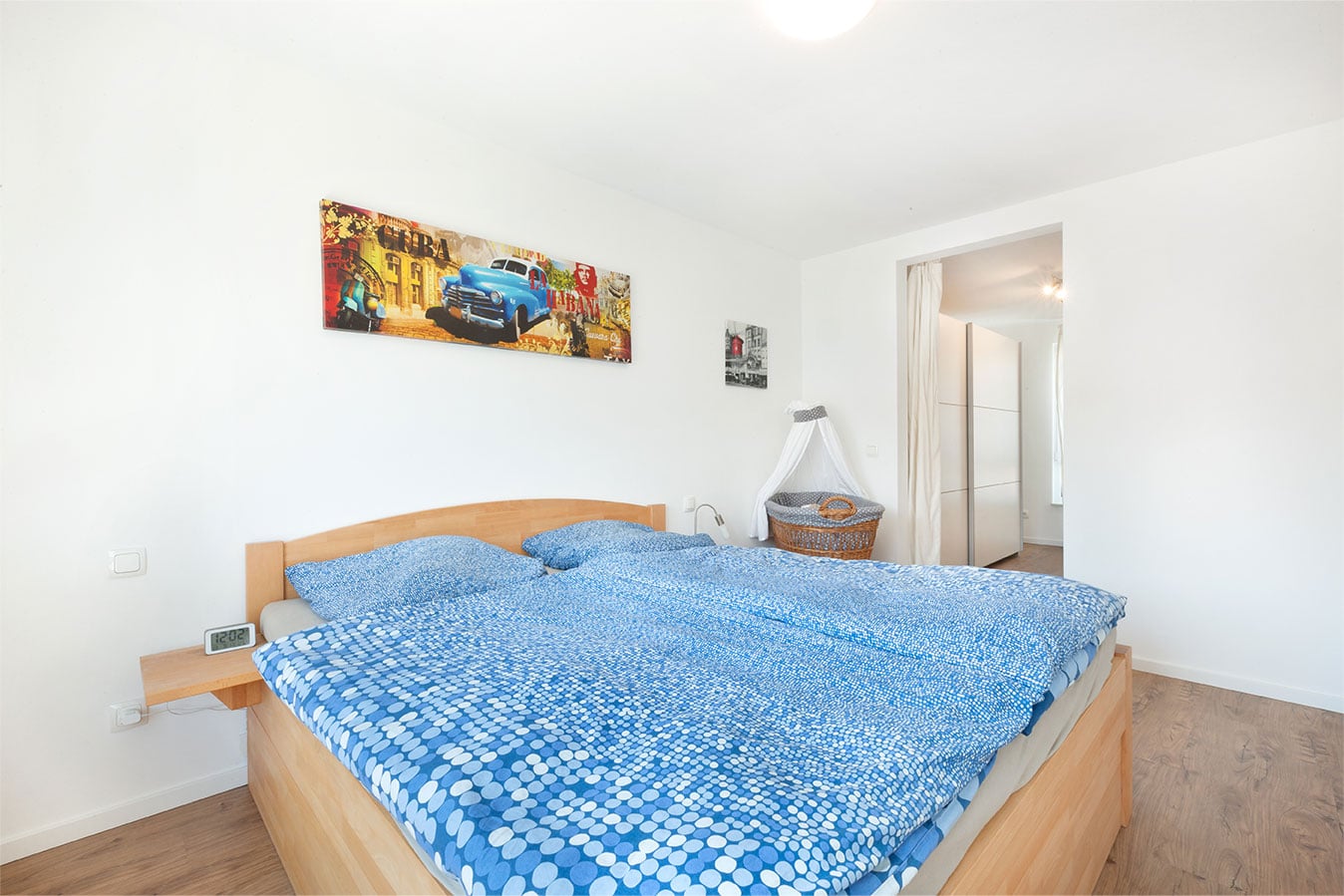 elternschlafzimmer-mit-separater-ankleide