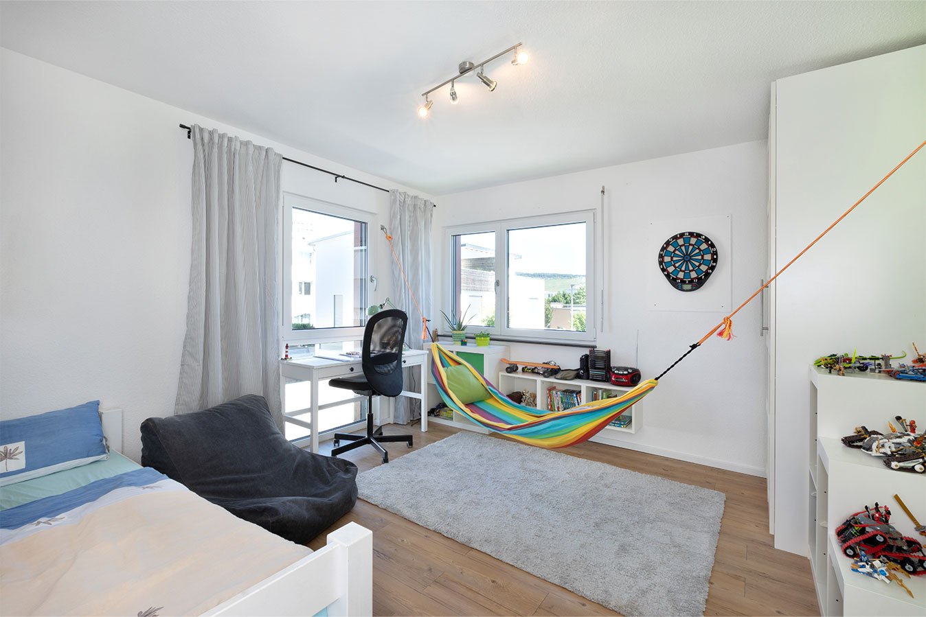 jugendzimmer-mit-haengematte