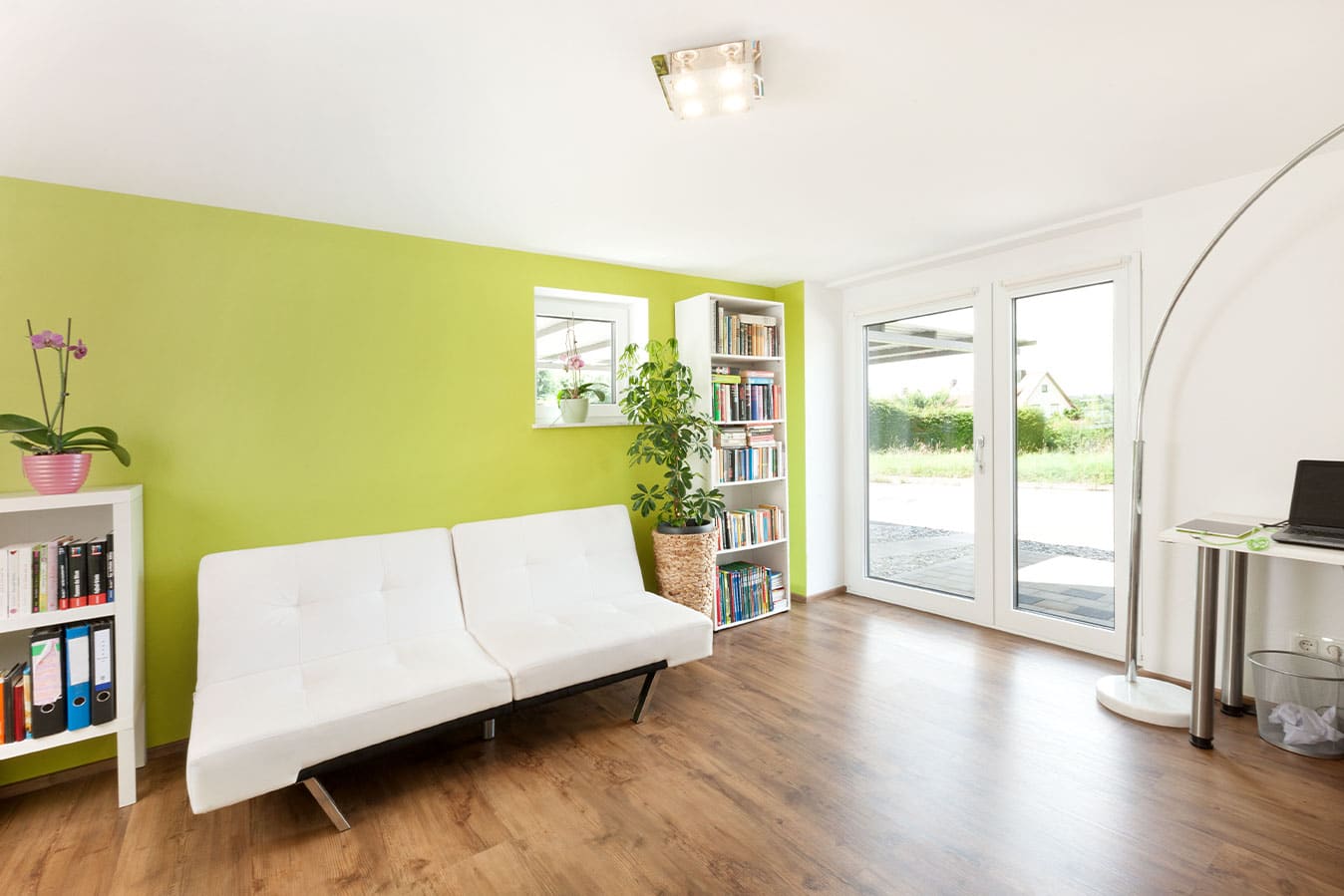 wohnzimmer-der-einliegerwohnung-im-untergeschoss