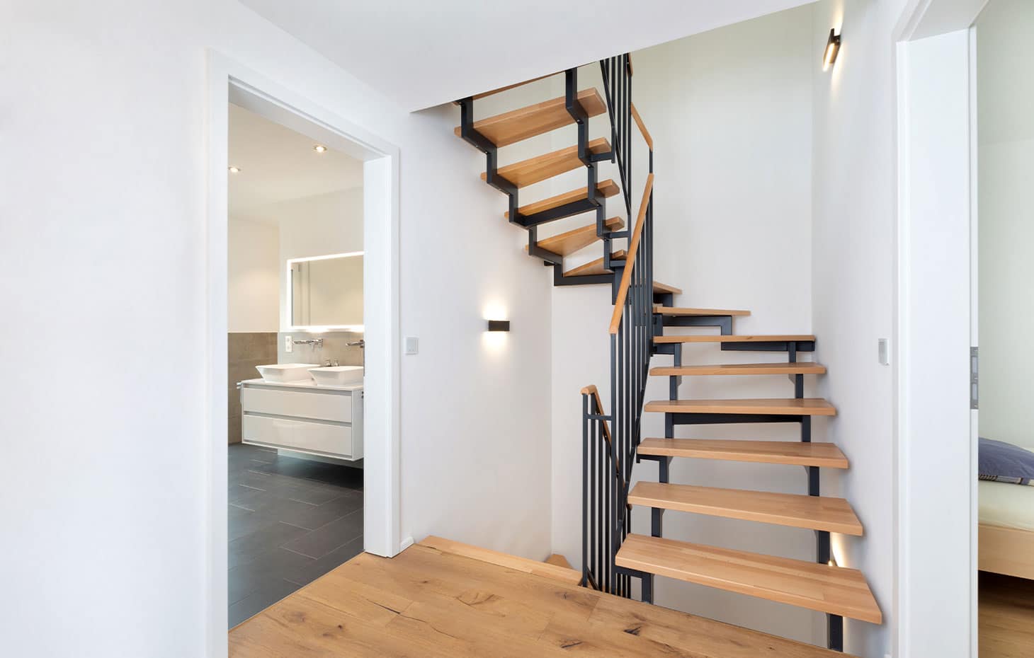 U340-Doppelhaus-mit-Satteldach-Treppe