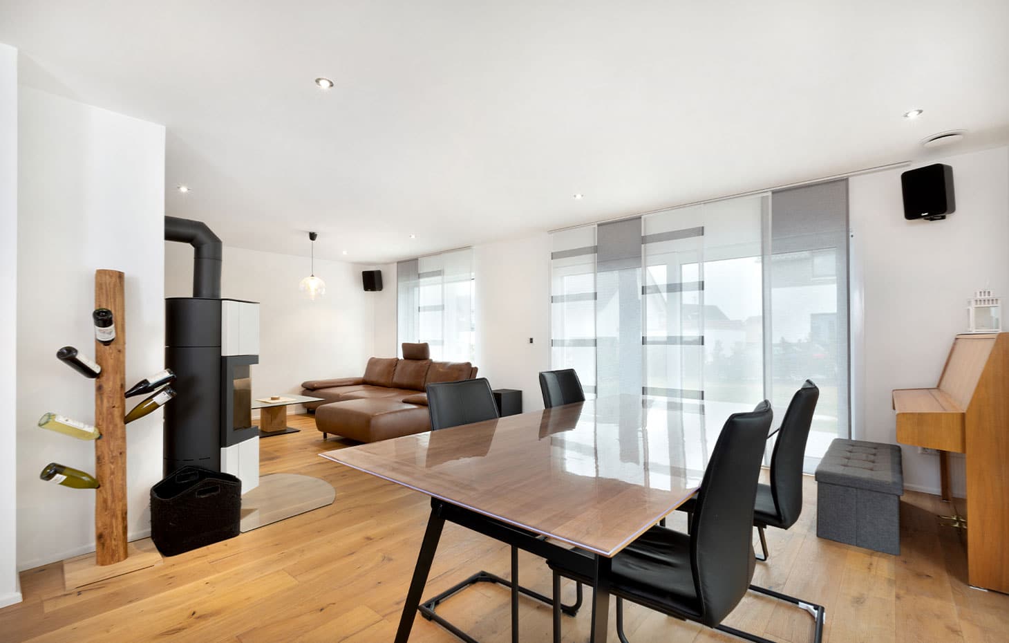 U340-Wohnzimmer-sofa-wohnen-esszimmer-essen
