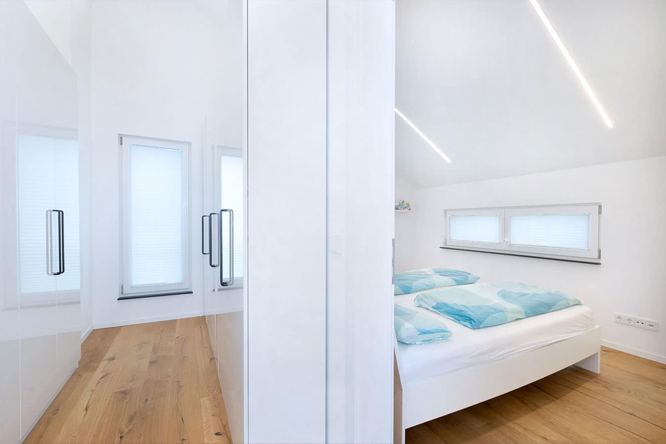 Freistehendes-einfamilienhaus-mit-satteldach-elternschlafzimmer-mit-angrenzender-Ankleide