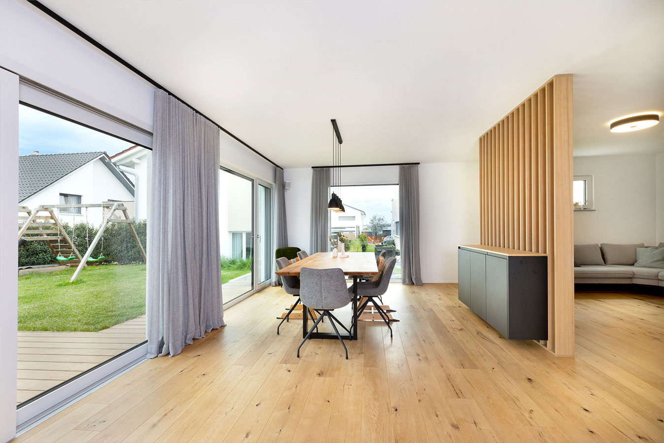 U304-Einfamilienhaus-esszimmer-terrasse