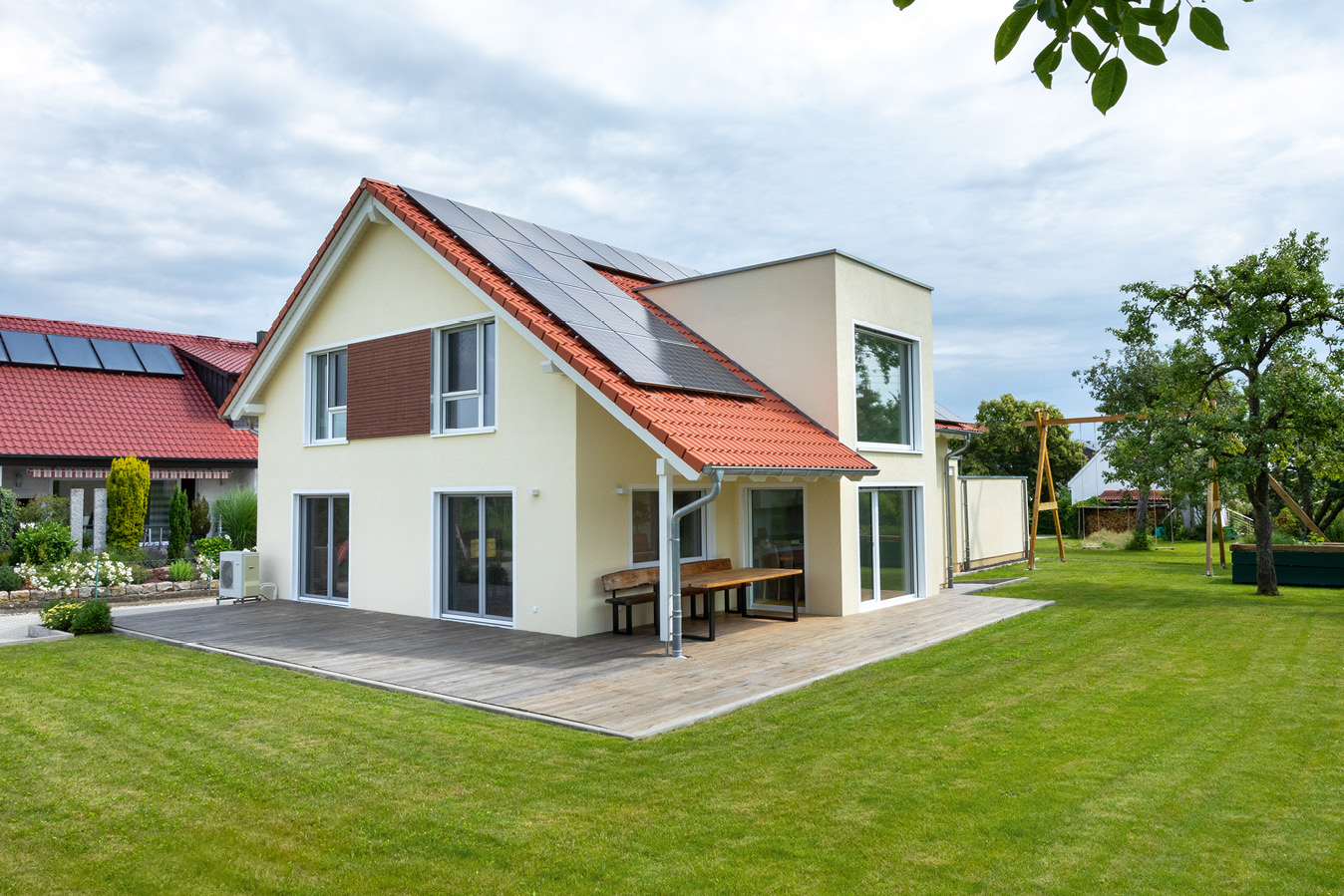 Charmantes Einfamilienhaus mit ländlichem Flair - Aussen 03